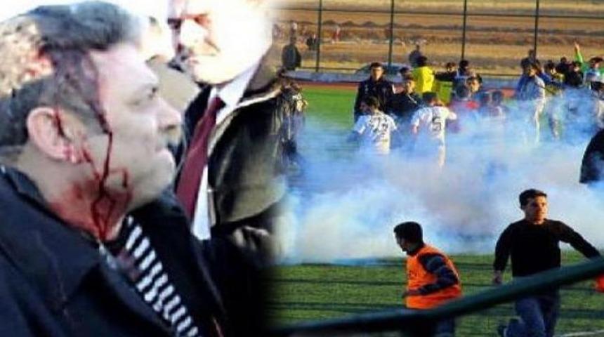 Futbol değil, savaş... (Video)