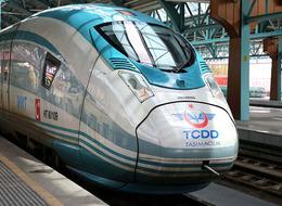 Yaz sezonunda talep arttı! Bakan Uraloğlu duyurdu! YHT seferlerinde düzenleme