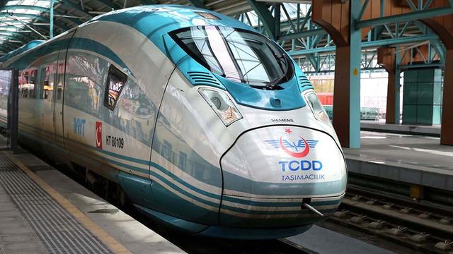 Yaz sezonunda talep arttı! Bakan Uraloğlu duyurdu! YHT seferlerinde düzenleme