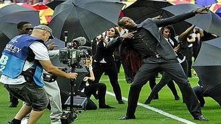 Bolt futbolda iddialı: 'Sağından atar solundan geçerim'