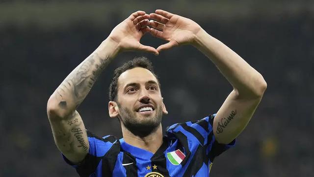Hakan Çalhanoğlu Galatasaray'a çok yakın! Inter ile anlaşma sağlandı...