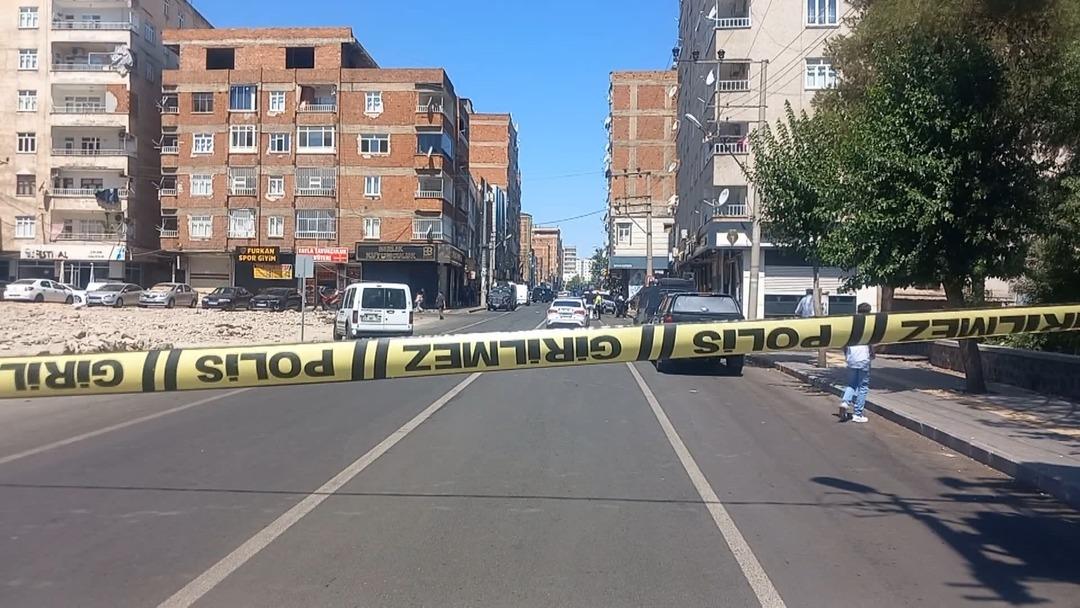 Diyarbakır da ihbara giden polislere ateş açıldı! 3 polis yaralandı 7
