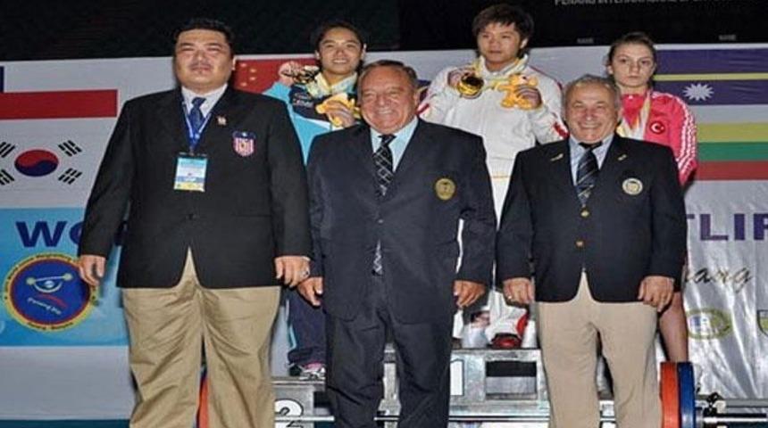 Şaziye Okur D&uuml;nya 3.'s&uuml;!