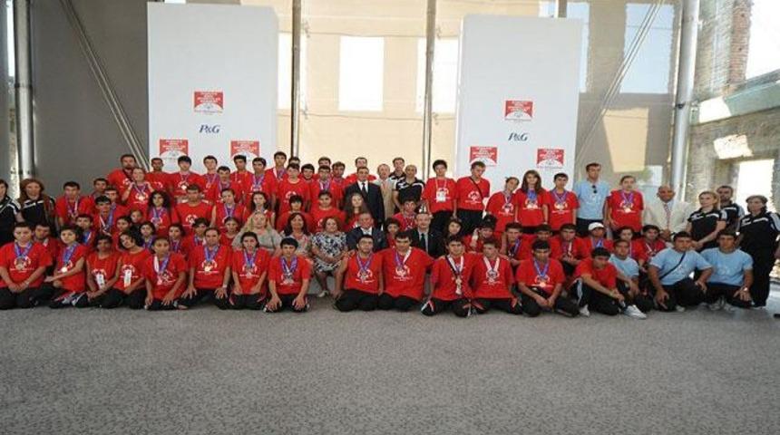 &Ouml;zel sporculardan &ouml;zel başarı!