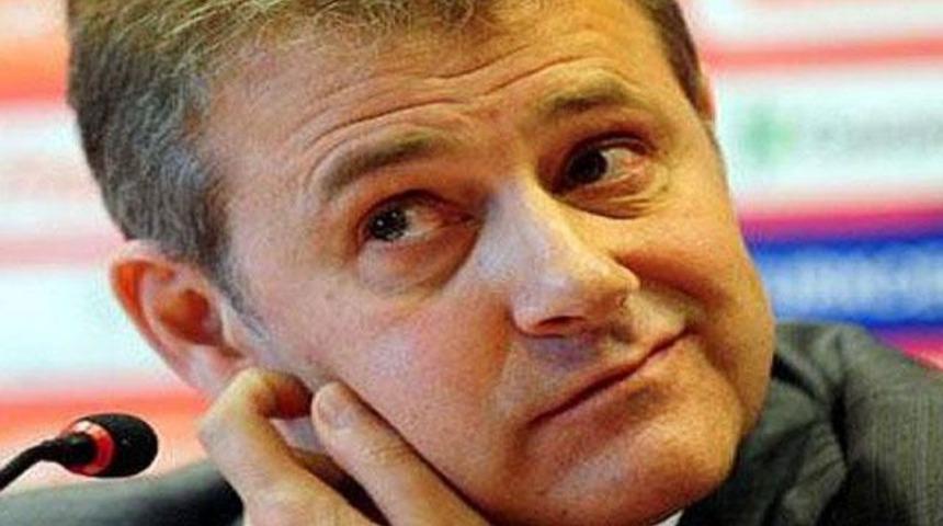 Mahmut &Ouml;zgener de g&ouml;zaltında!