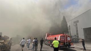 Kocaeli'de plastik fabrikasında yangın