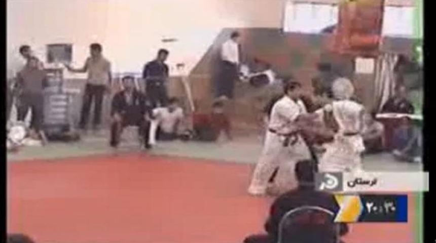 İranlı karateci b&ouml;yle &ouml;ld&uuml;! (Video)