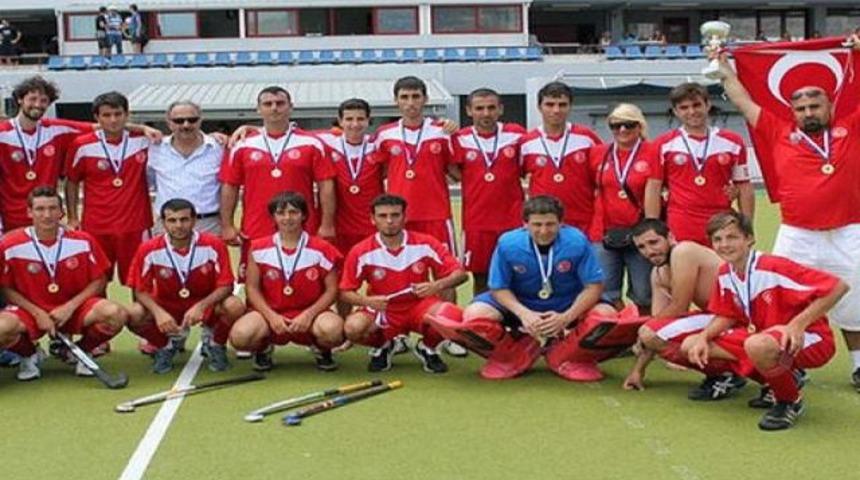 Sahaları yok, şampiyon oldular!