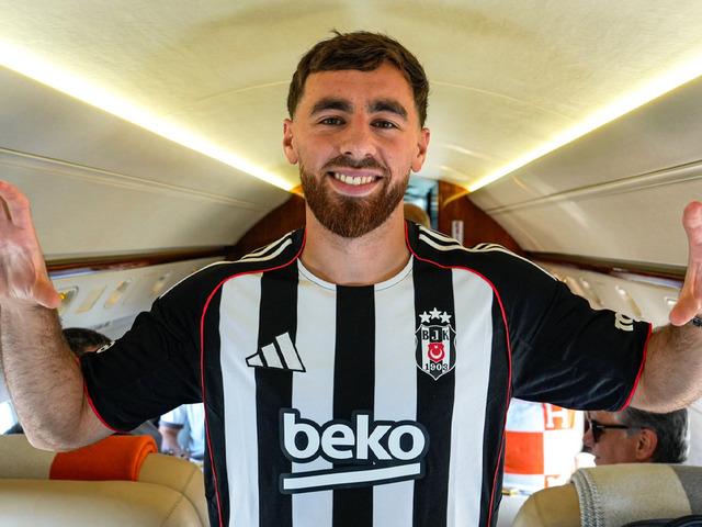 Orkun Kökçü transferinde çok ilginç olay! Eğilerek ayağını öptü