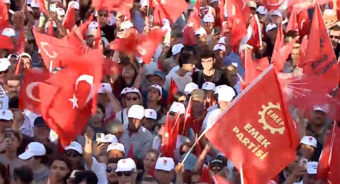 Özgür Özel den Cumhurbaşkanı Erdoğan a sert sözler! "Bir çatı kuracak, vatandaşlık bilinci yerine..." 2