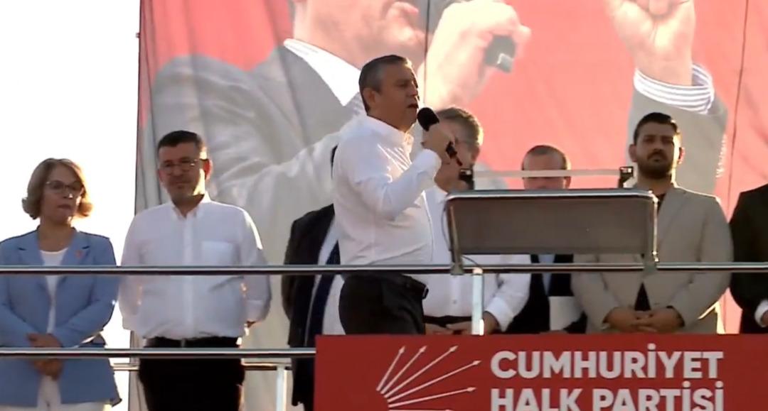 Özgür Özel den Cumhurbaşkanı Erdoğan a sert sözler! "Bir çatı kuracak, vatandaşlık bilinci yerine..." 3