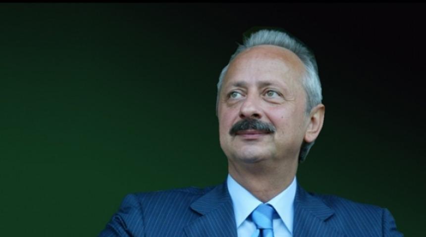 Ulusoy resmen a&ccedil;ıkladı, "Evet, adayım"