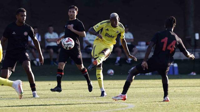Fenerbahçe, hazırlık maçında Fatih Karagümrük ile 2-2 berabere kaldı