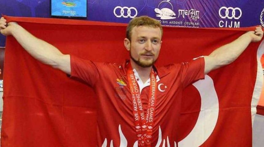 Akdeniz Oyunları'nda ilk altın ve g&uuml;m&uuml;ş madalyamız B&uuml;nyamin'den