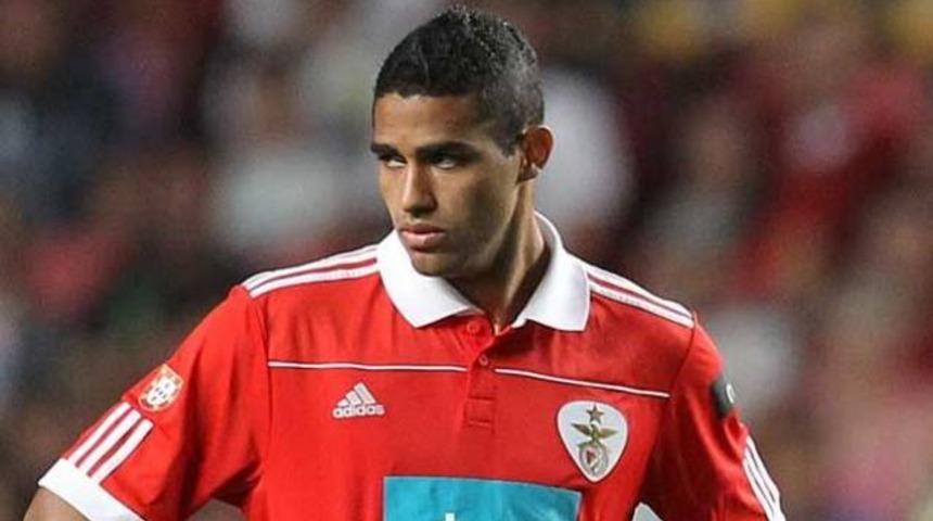 Beşiktaş'a Benficalı golc&uuml;!