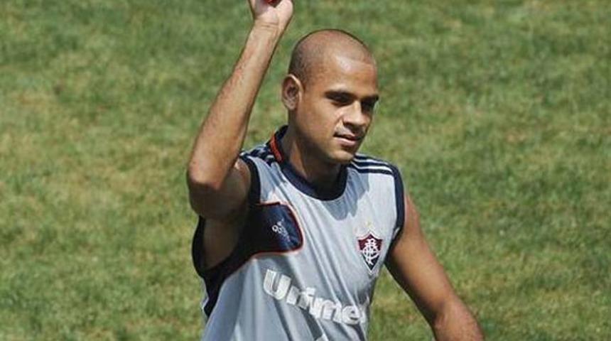 Galatasaray Carlinhos'tan vazgeçti