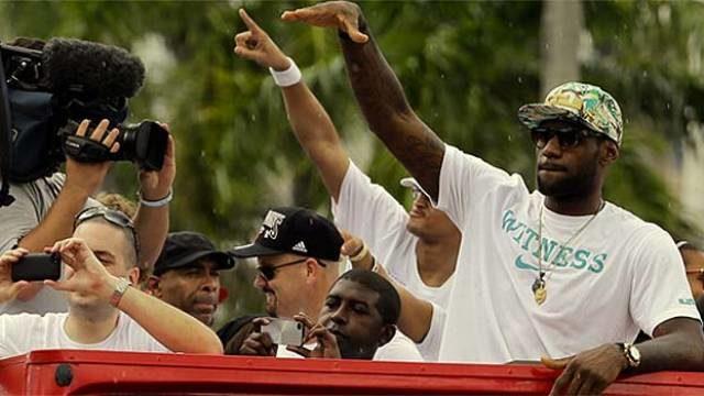 Miami şampiyonluğu kutladı 