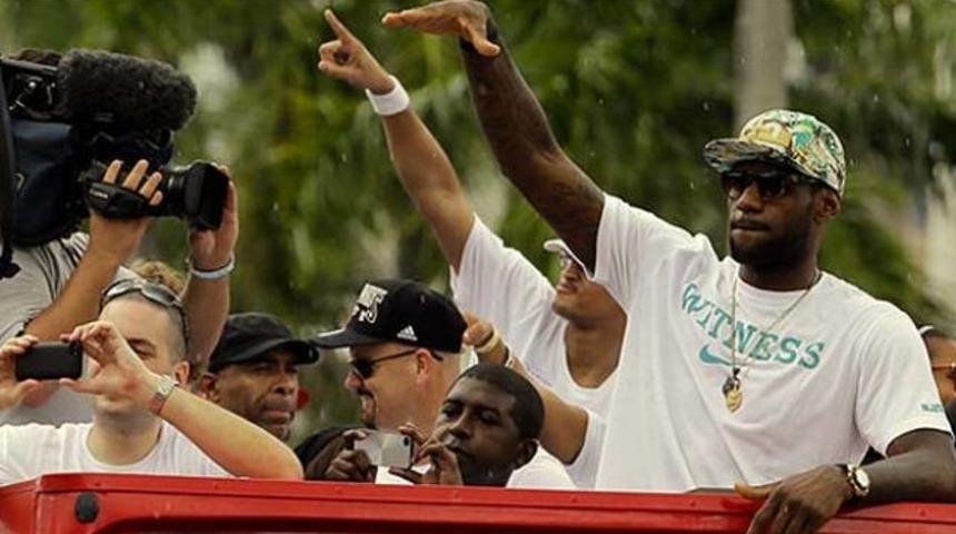 Miami şampiyonluğu kutladı 