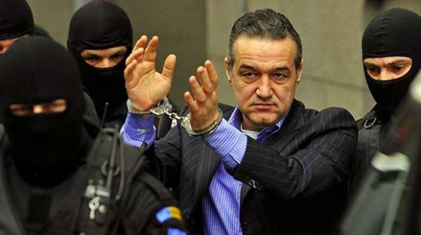 UEFA&rsquo;dan &ccedil;ifte standart