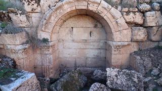 Şanlıurfa'da bulunan anıt mezar kalıntısı kayıt altına alındı