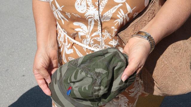 Kartalkaya'daki otel yangınında 4 yakınını kaybeden anne, oğlunun asker şapkasını yanından ayırmıyor