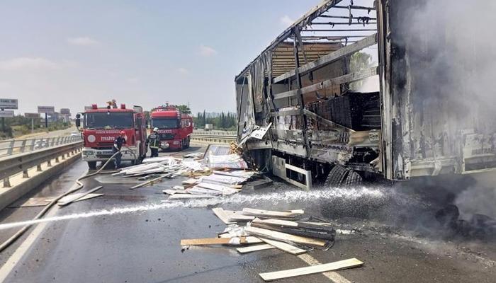 20585168-700x400 Kaza yapan tır alev alev yandı