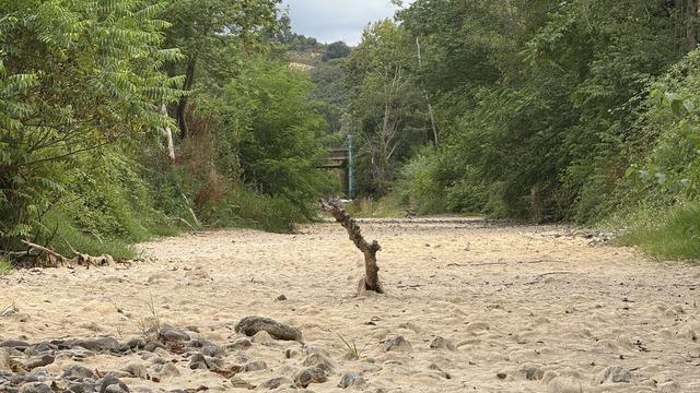 Sakarya'nın gözde mekanlarından Maden Deresi'ndeki şelale kurudu
