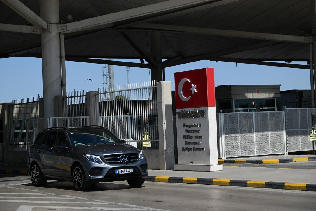 Sınır kapılarında yoğunluk! 3 haftada 159 bin araç giriş yaptı 7