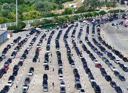 Sınır kapılarında yoğunluk! 3 haftada 159 bin araç giriş yaptı