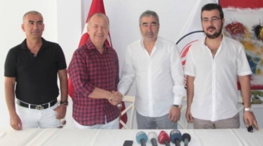 Samet Aybaba imzaladı! 