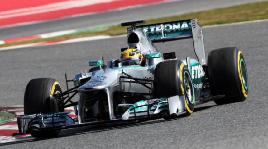 Silverstone'da pole pozisyonu Hamilton'ın!