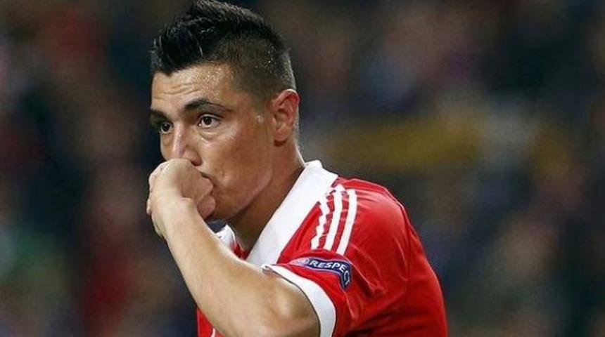Fenerbahçe Cardozo'yu bitirdi