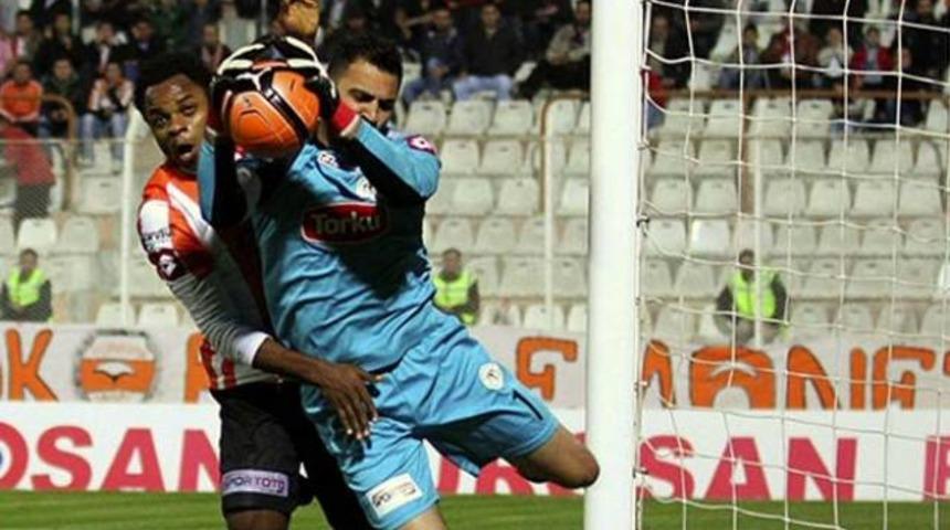  Kaya Tarakçı, Torku Konyaspor'da kaldı 