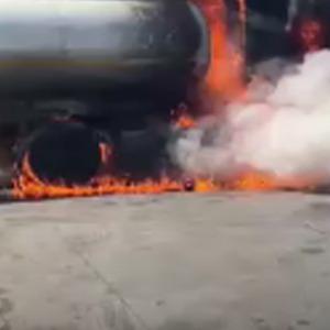 Şırnak’ta akaryakıt yüklü tanker, alev alev yandı