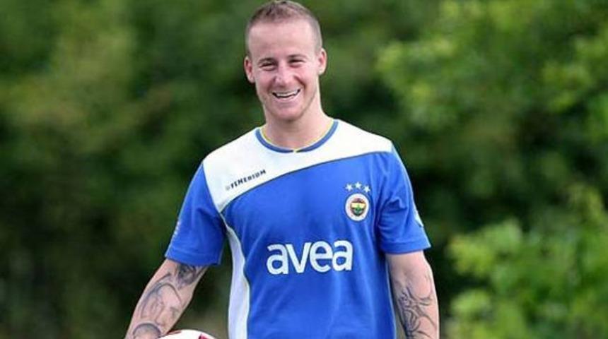 Ersun Yanal geldi y&uuml;z&uuml; g&uuml;ld&uuml;