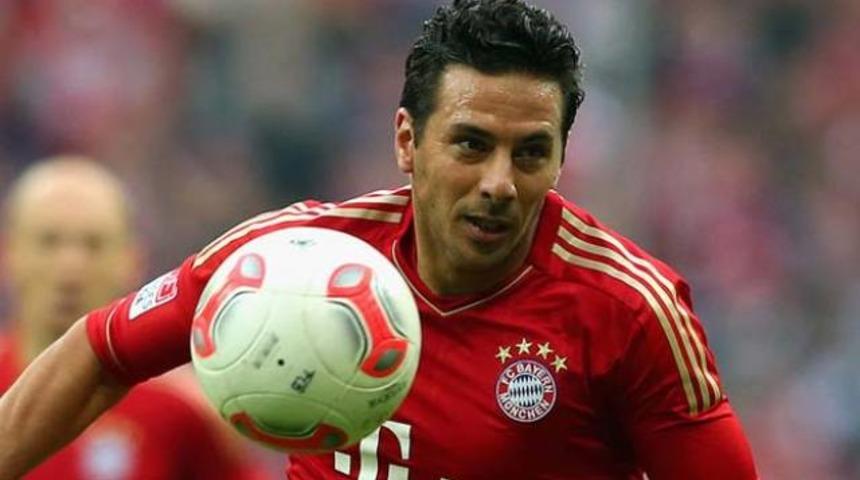 Pizarro s&ouml;zleşme uzattı!