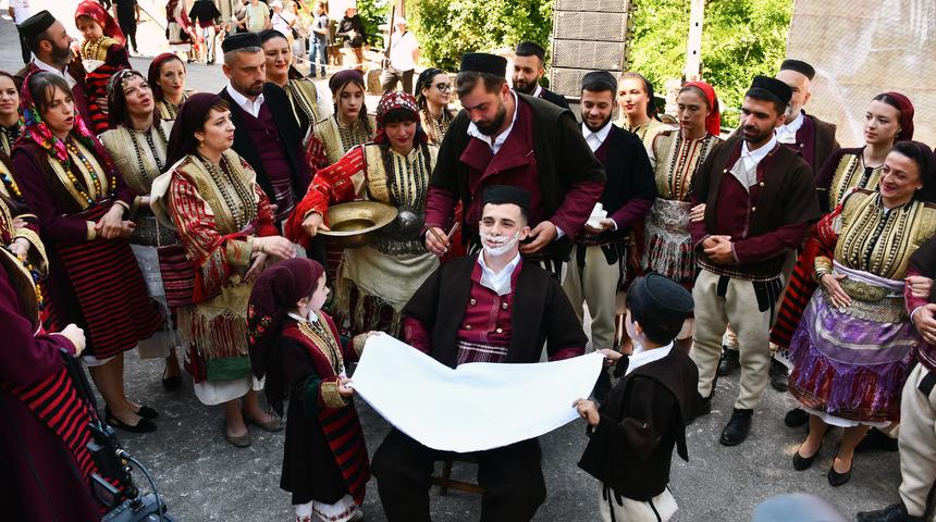 Kuzey Makedonya'nın Galiçnik köyünde asırlık düğün geleneği yaşatılıyor