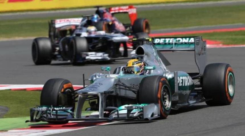 Almanya'da pole pozisyonu Hamilton'ın! 