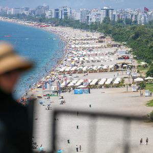 Antalya'da yüksek nem ve sıcak bunalttı