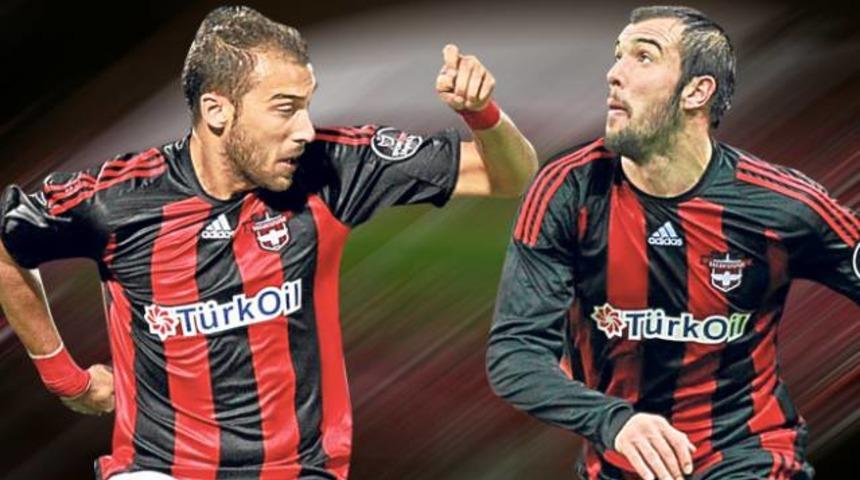 Cenk Tosun ve Serdar Kurtuluş Beşiktaş'a doğru