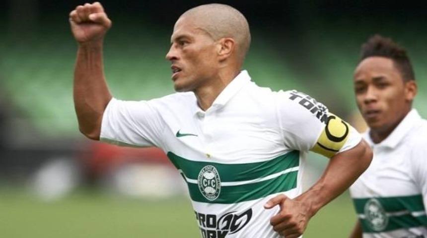 Alex Brezilya Ligi'ni salladı!