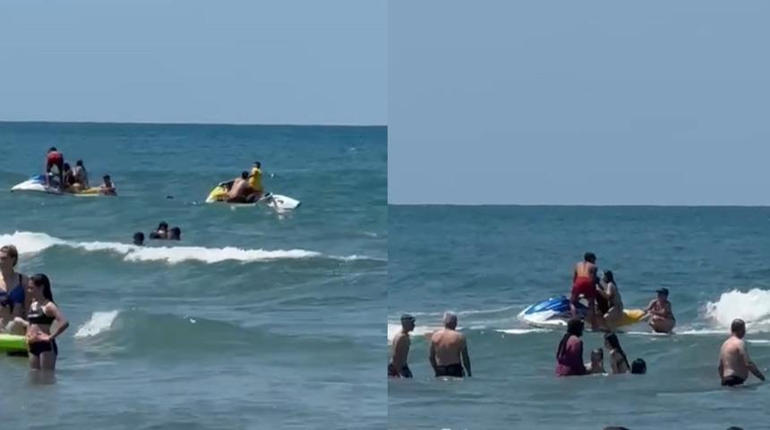 Düzce'de denizde boğulma tehlikesi geçiren 4 kişiyi cankurtaranlar kurtardı
