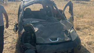 Mardin’de hafif ticari araç takla attı: 4 yaralı