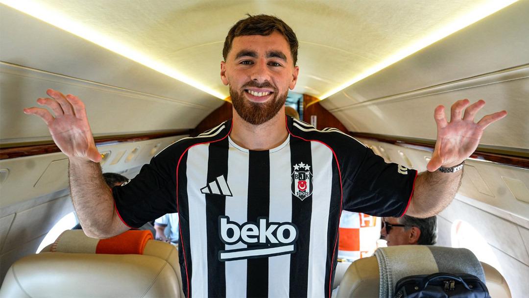 SON DAKİKA: Beşiktaş ın yeni transferi Orkun Kökçü nün Tüpraş Stadyumu nda imza töreni düzenlendi... 6
