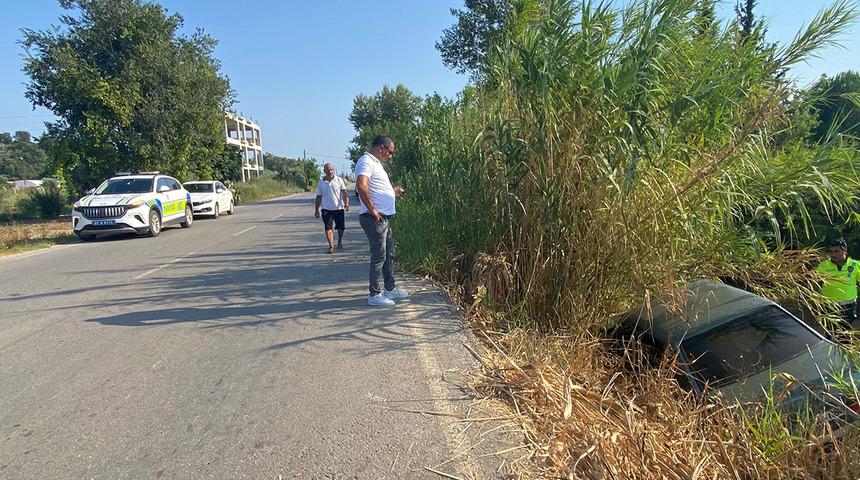 Antalya’da otomobil şarampole uçtu: Anne ve kızı yaralandı