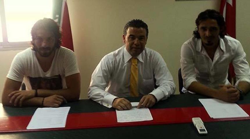 Karşıyaka'da çifte imza! 