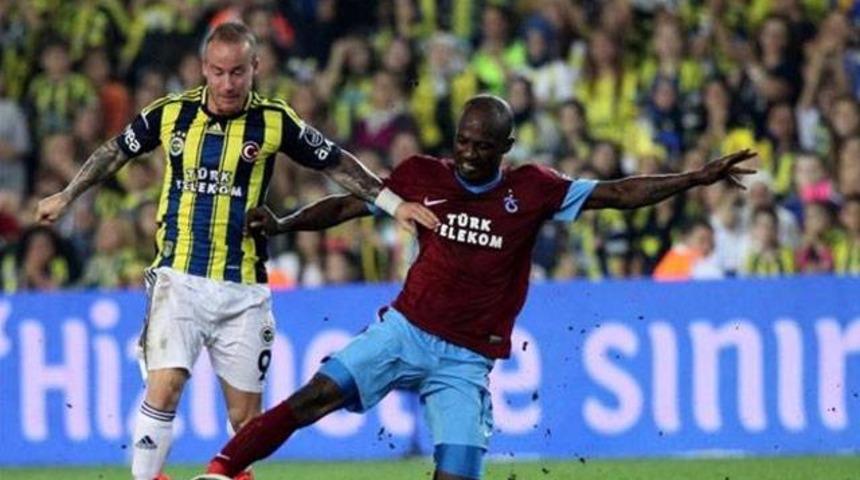 Didier Zokora kul&uuml;p bakıyor