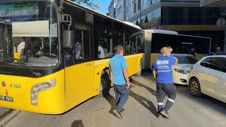 Tabela, duba... Hiçbiri etki etmedi! Avcılar trafiğini kilitleyen park: Sürücüler tepki gösterdi