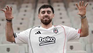 Orkun Kökçü için imza töreni düzenlendi!