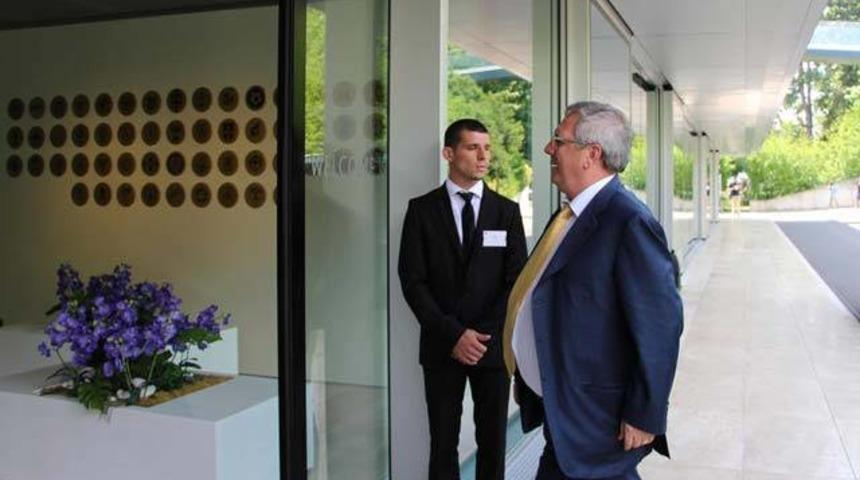 Yıldırım'dan gazetecilere fır&ccedil;a